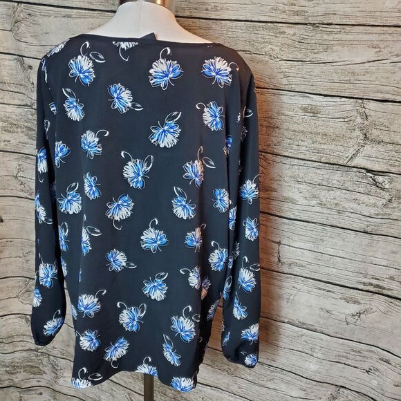 Liz Claiborne Career Woman Top  Black with Blue Flowers  Size Large - Picture 4 of 8